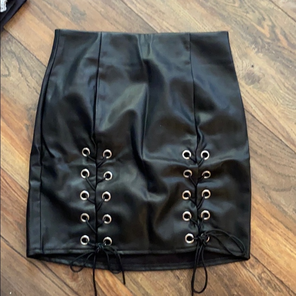 Tiger mist faux leather skirt